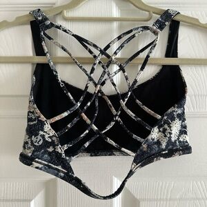 Lululemon Athletica Black White floral free to be bar